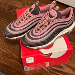 Youth Sz 4.5 Nike Air Max 97 Ultra 17